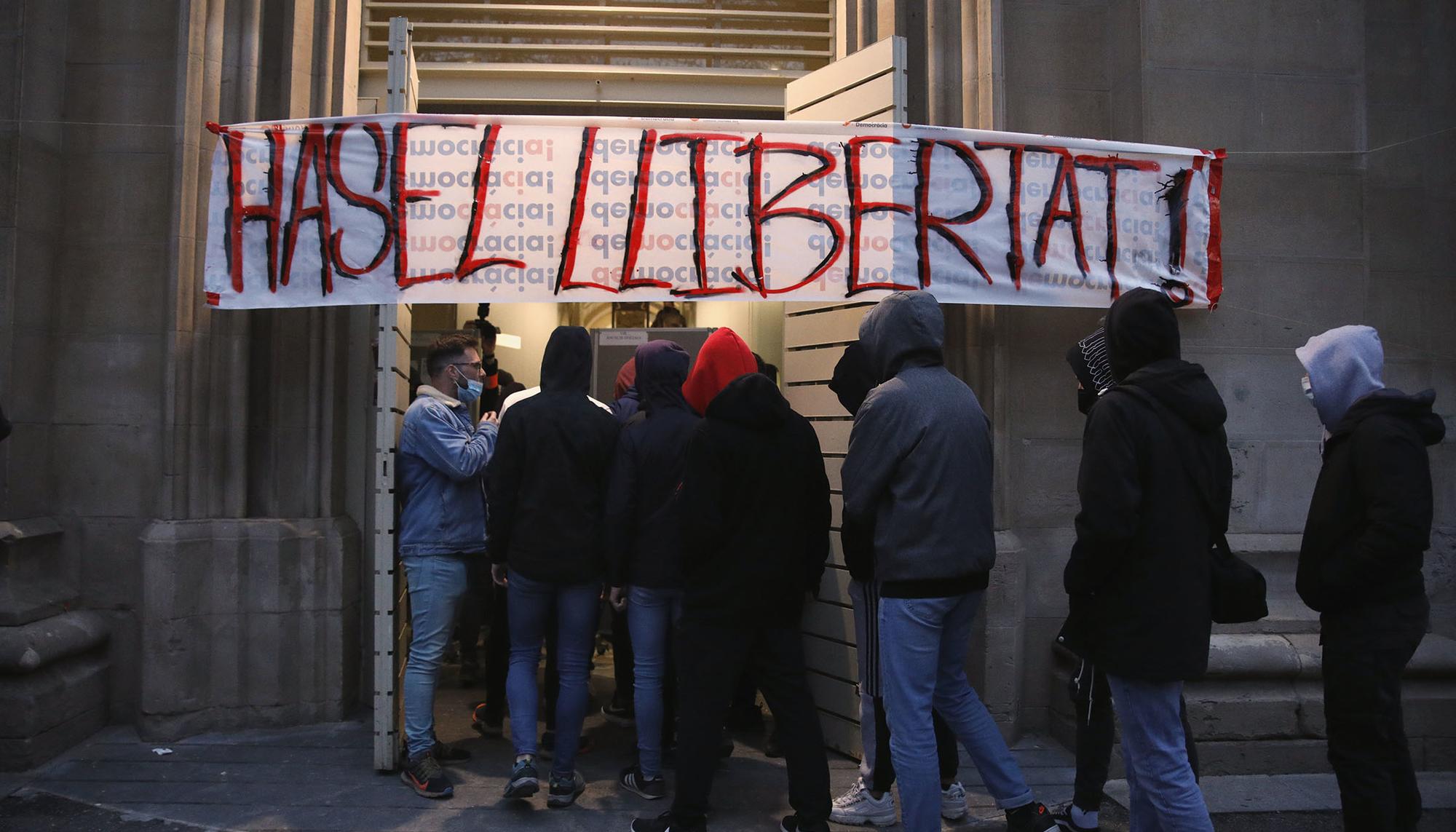Pablo Hasel encierro Universidad de Lleida - 6